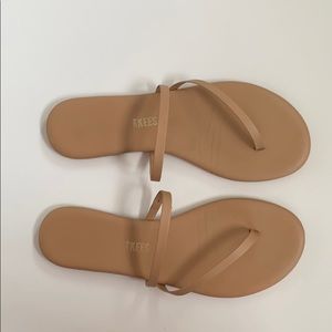 TKEES Sarit Sandals